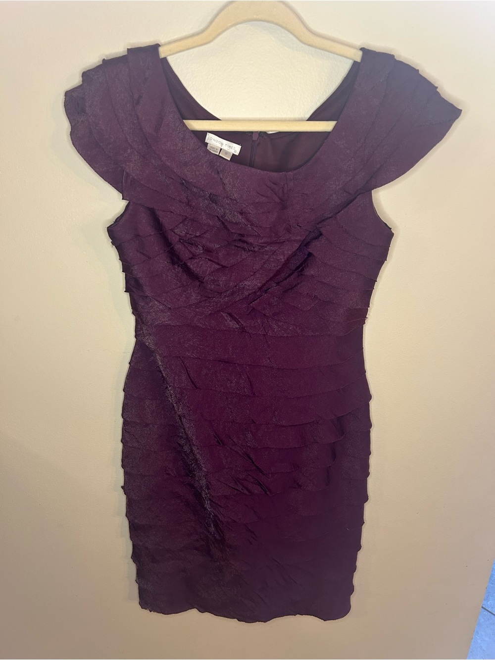 London Times Deep Plum Tiered Cap-Sleeve Midi Dress
